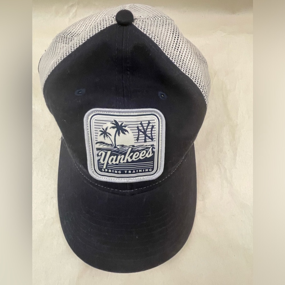 New York Yankees Spring Training New Era 9Twenty Mesh Snapback Cap, pre-owned.